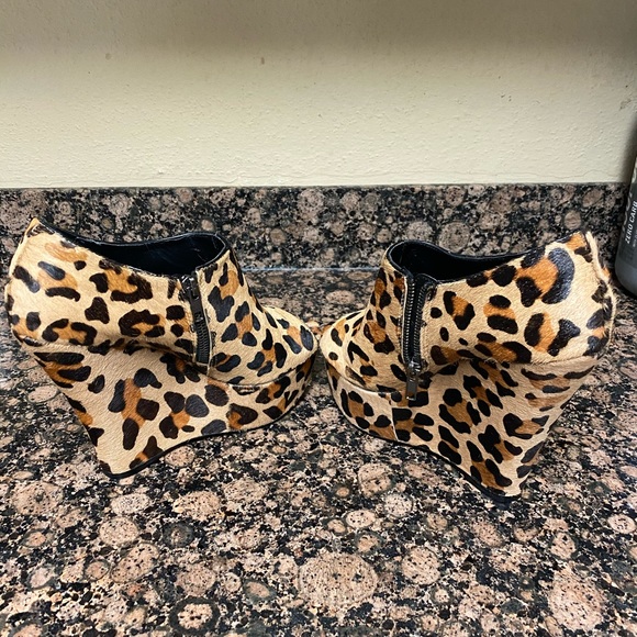 Steve Madden Pony Hair Wedges “Wicked” SZ 10 - Picture 9 of 15